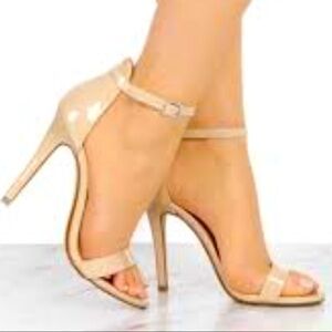 WILD DIVA Charming Nude Ankle trap heels size 5